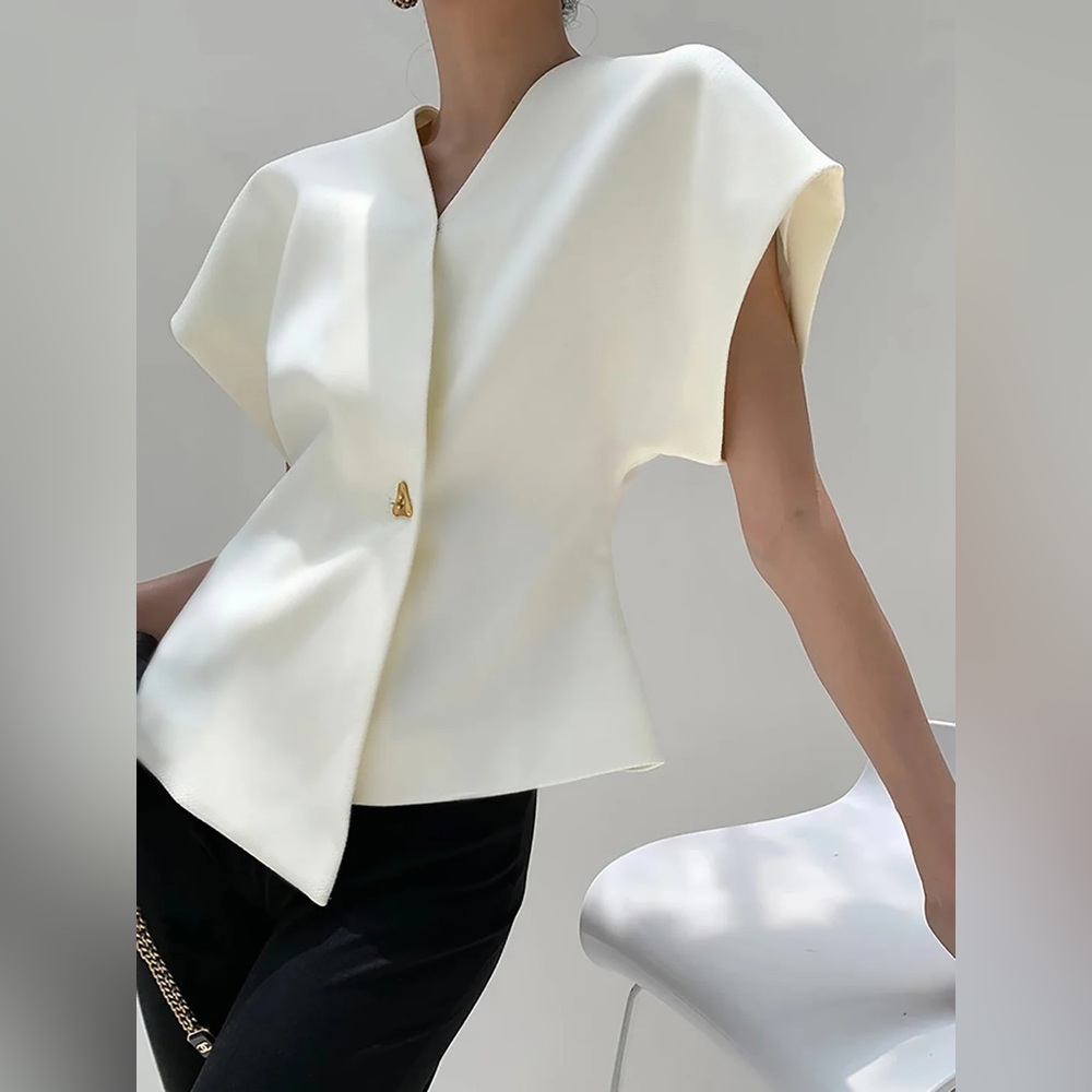 261 Trendy V-Neck Button Down Blouse - Picture 4 of 6